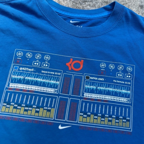 Nike KD Blue Short Sleeve Tee with Graphic Design, Dri Fit, XL - Picture 4 of 5
